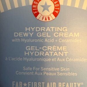 First Aid Beauty Hydrating Dewy Gel Cream - Light Blue